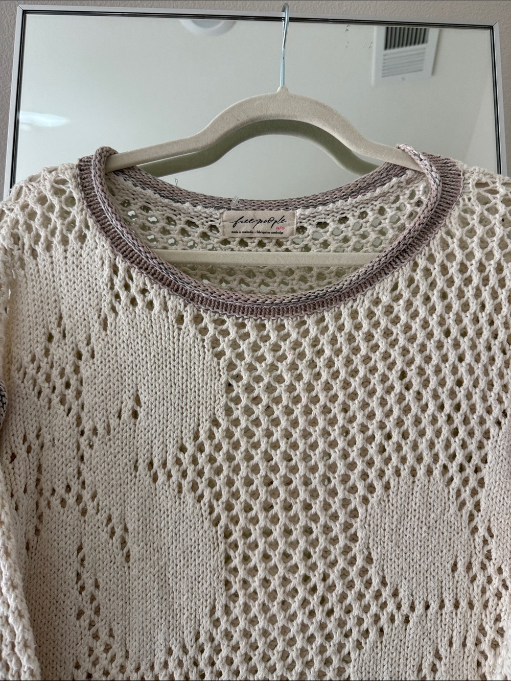 Free People Cream Open-Knit Dot Pullover with Taupe Trim SZ XS - Picture 2 of 5